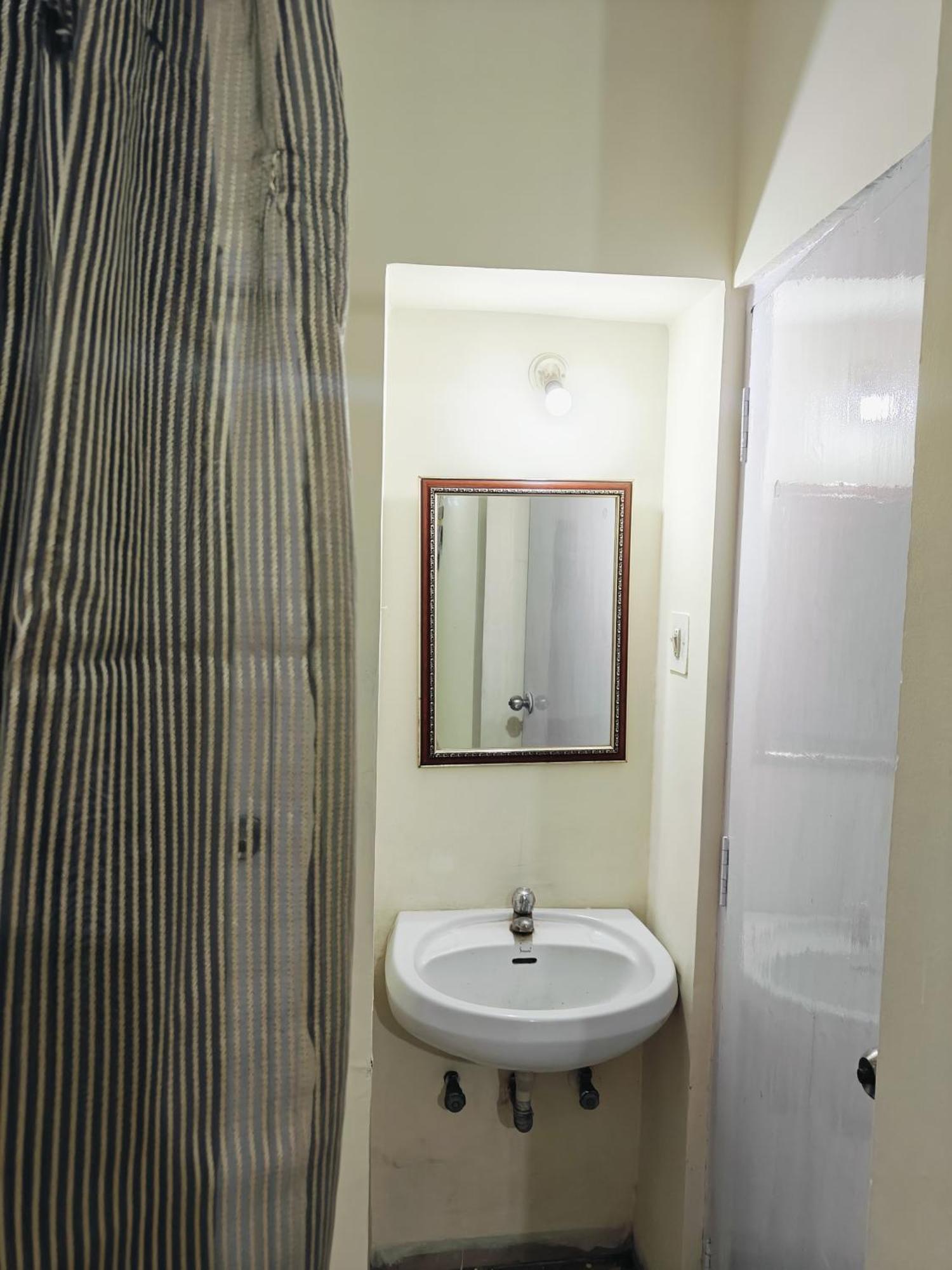 Ava Homestay Indore Exteriör bild